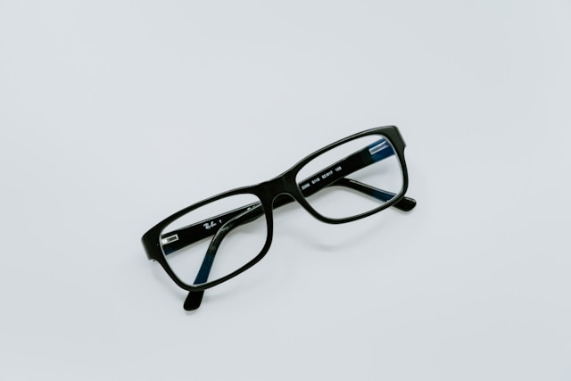 Progressive lens design showing multiple zones